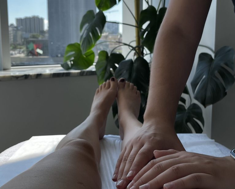 Yoga, Pilates Clínico, Massagens (Tailor-made, Cervical, Abdominal), Massagem na Gravidez e Pós-Parto, Drenagem Linfática e muito mais no Porto